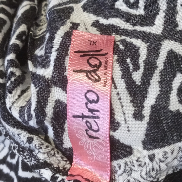 SOLD-Retro doll This is a. Baby doll short dress, Black & white designs size XL. - Picture 4 of 4